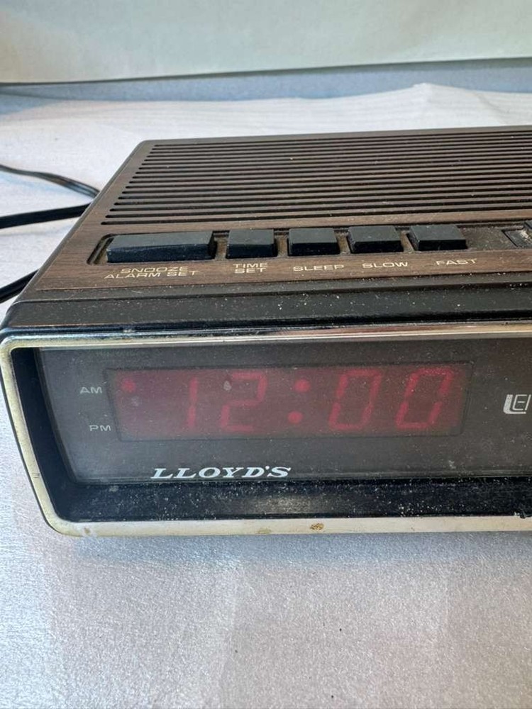 Lloyd&rsquo;s AM/FM Electronic Clock Radio Model J264 – tested