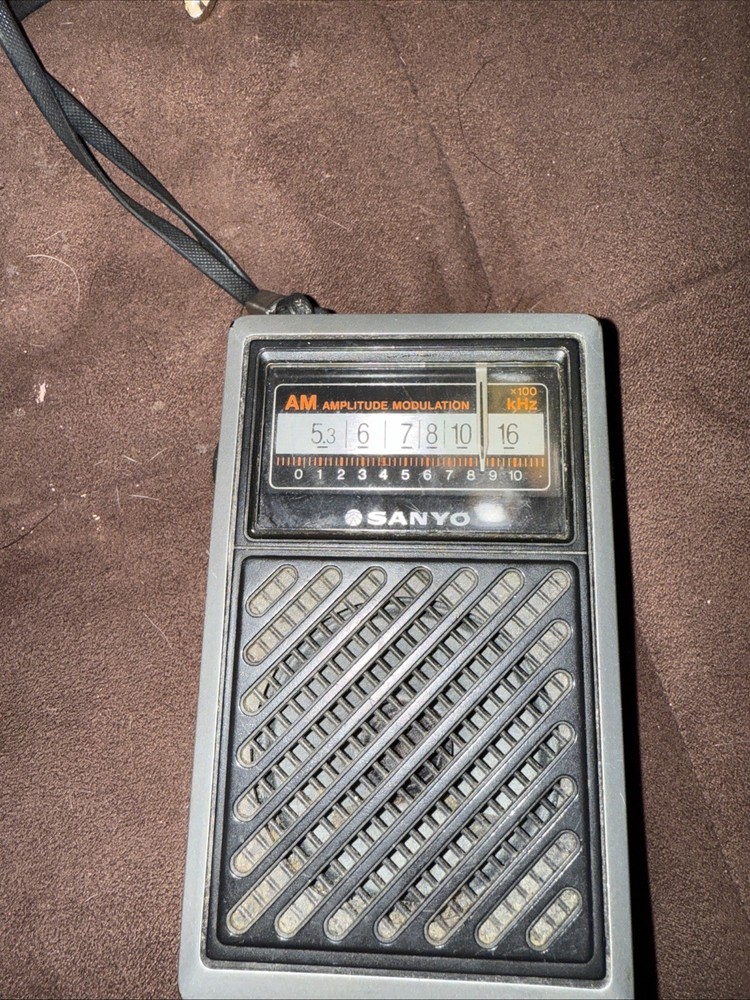 Vintage Portable Radio Sanyo/Video