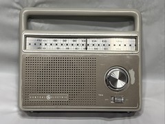 VTG General Electric Powered AC/Battery AM/FM Radio Model No 7-2825J