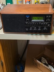 KLH200 Compact FM/AM Alarm Clock Radio w/ Ext. Speaker