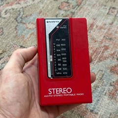 Sanyo RP40 RED Vintage AM/FM Stereo Portable Radio w/ Headphones Belt Clip Rare
