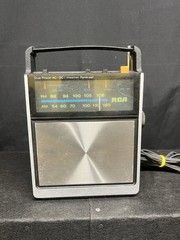 Vintage MCM RCA Dual Power AC-DC Radio AM/FM Model # RWM 164E Black Working.