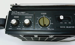 Vintage Toshiba Radio IC-777 – For Parts only