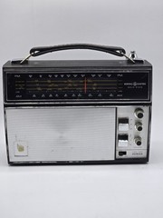 Vintage GE General Electric P1985A AM/FM Shortwave Solid State Portable Radio