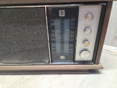 Vintage RCA Dual Speaker AM/FM Solid State Radio Walnut Cabinet RLC60W