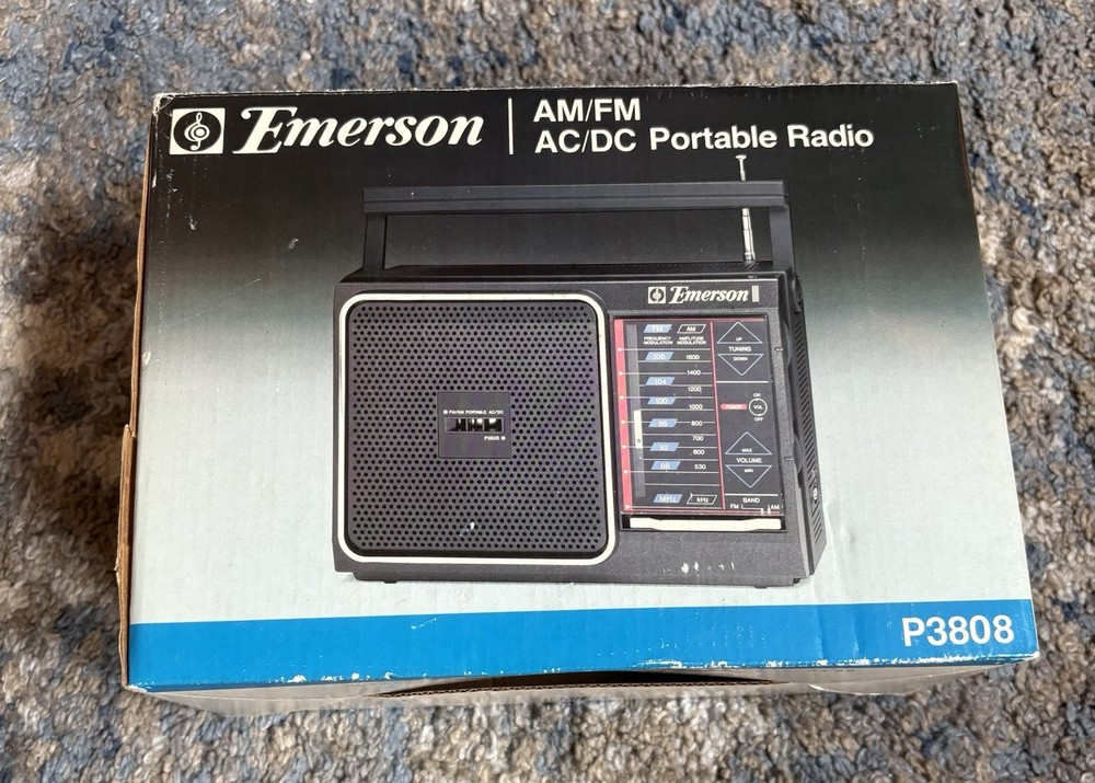 Vintage NIB Emerson AM/FM Portable Radio AC/DC Model P3808 Slimline Carry Handle