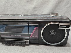 Vintage Toshiba RT-8016 AM FM Radio Cassette Player Recorder Boombox 80s prop