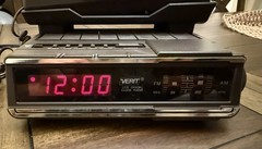 Vintage Verit AM FM Digital Clock Radio with Phone TL-6633 Wood Grain (Tested)