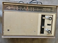 Panasonic RE-7329 AM/FM Vintage 2 Band Older Radio for parts READ AS IS