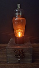 Old Vintage Radio Lighted Vacuum Tube – Novelty Night Light / LED Amp Desk Lamp