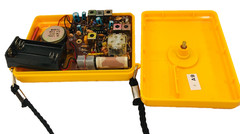 Vtg Realistic All Weather AM FM Radio Yellow Portable 12- 783 No Seal READ Works