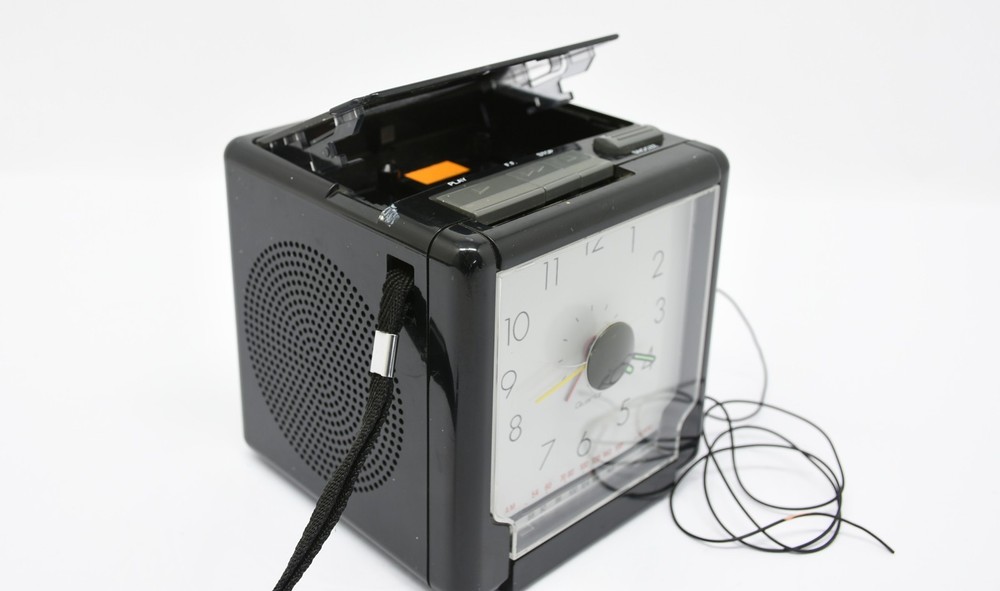 Vintage IMA CR-340 Cube Clock AM/FM Cassette Player Retro Style