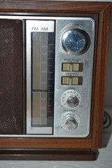 Vintage Sony AM/FM Tabletop Radio Woodgrain ICF-9740W Tested