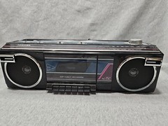 Vintage Toshiba RT-8016 AM FM Radio Cassette Player Recorder Boombox 80s prop