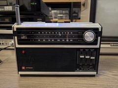 Hitachi KH-1086 Vintage Transistor Radio