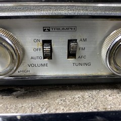 Vintage Triumph AM FM Clock Radio ac/dc Batteries Included Rare