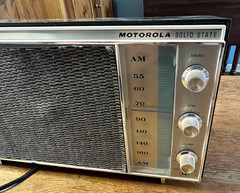 Vintage Motorola Radio Solid State XT4CE Table Top AM Midcentury