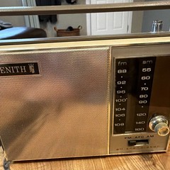 Zenith- Portable AM/FM Radio- In Case- Silver/Black- Vintage- Tested