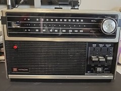 Hitachi KH-1038R ~ Solid State FM-AM All Transistor Radio ~ Works / Low Volume