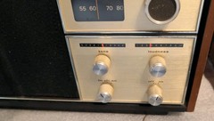VINTAGE ZENITH E430W AM / FM RADIO HI PERFORMANCE TUNED R.F. Works Good. Video