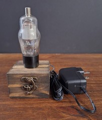 Old Vintage Radio Lighted Vacuum Tube – Novelty Night Light / LED Amp Desk Lamp