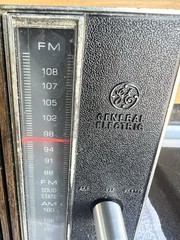 Vintage GE Radio T2259D Am/Fm Plastic Wood Grain Look – Sounds Great -Light Wear