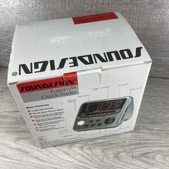 Vintage New-In-Box Soundesign Eurostyle Clock Radio 3654 Retro