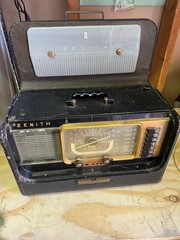 Vintage Zenith H500 Trans Oceanic Wavemagnet Tube Radio Powered On / Received