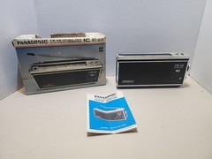 Vintage 1970s Panasonic RF-581 AM/FM Portable Radio – FOR PARTS – w Box & Manual