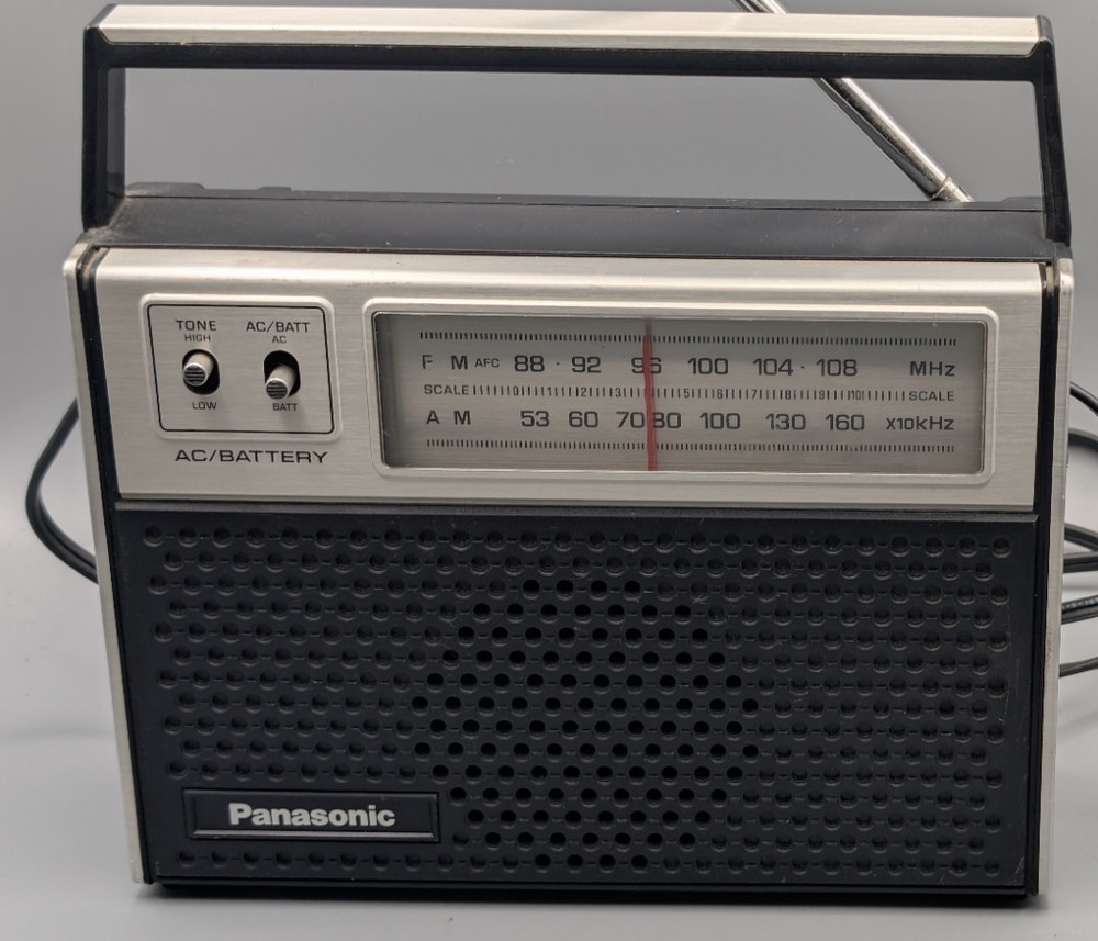 Vintage Panasonic RF-565 AM/FM Portable Transistor Radio Tested Works Retro