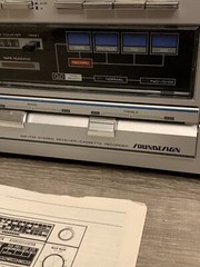 Vintage SOUNDESIGN Model 5642 Radio Tape Player/Recorder With Manual