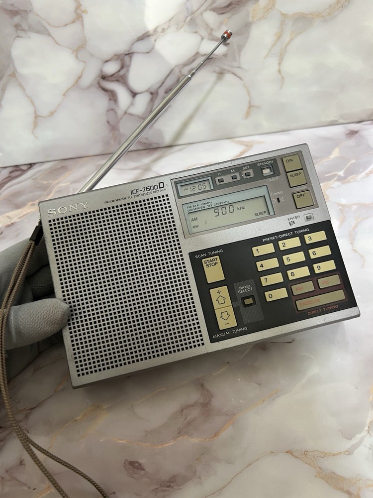 Sony ICF-SW7600D FM Stereo SW/MW/LW PPL Synthesized Receiver Radio ** JUNK **