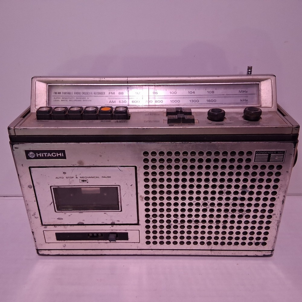 VINTAGE Hitachi TRK-5305H AM/FM Radio Cassette Recorder Portable Retro Untested