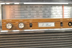 Aircastle Model 136F6 Solid State 15 Transistor 5 Band Radio Made in Taiwan