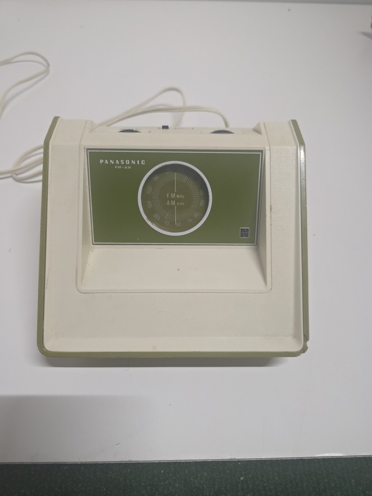 Panasonic RE-6231 AM FM Radio 1970s Vintage – Avocado Green – WORKS (T3)