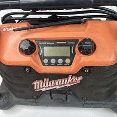 MILWAUKEE 49-24-0200 JOB SITE RADIO – POWERED BY ROCKFORD FOSGATE