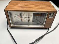 Vintage General Electric Radio Alarm Clock Radio Walnut Grain Retro Dial VIDEO