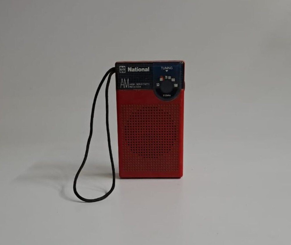 National R 1007 Radio China Vintage Pocket Radio