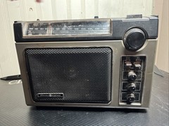 General Electric 7-2880B Long Range Super Radio – Black/Silver PARTS ONLY