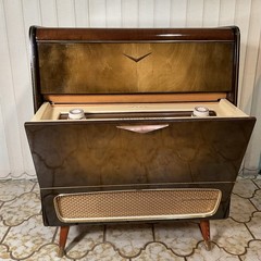 Grundig Majestic 7018 Console Radio Record Player 1959