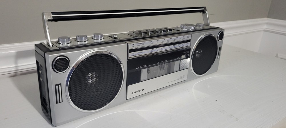 Sanyo Boombox M7130K Rare! Great 80s Memory!