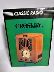 Crosley CR72 AM/FM Cassette Radio Wood Cabinet Classic 1998 NOS w/ Box