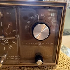 Vintage 1960s General Electric Clock Radio GE Model C2420D Beige Tested Works