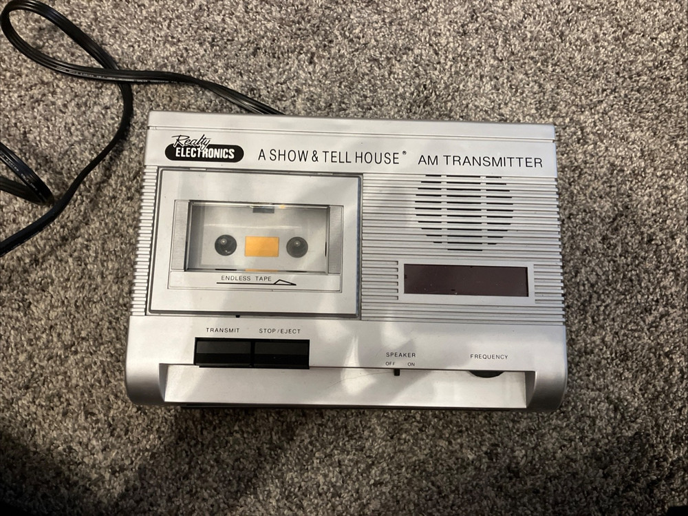 Vintage Radio Shack Realistic « A Show & Tell House » AM Transmitter/FOR PARTS