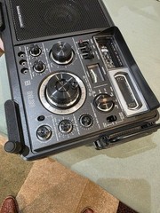 PANASONIC RF 2800/DR28 IN EXCELLENT CONDITION COMES WITH MANUAL, POWER CORD,BELT