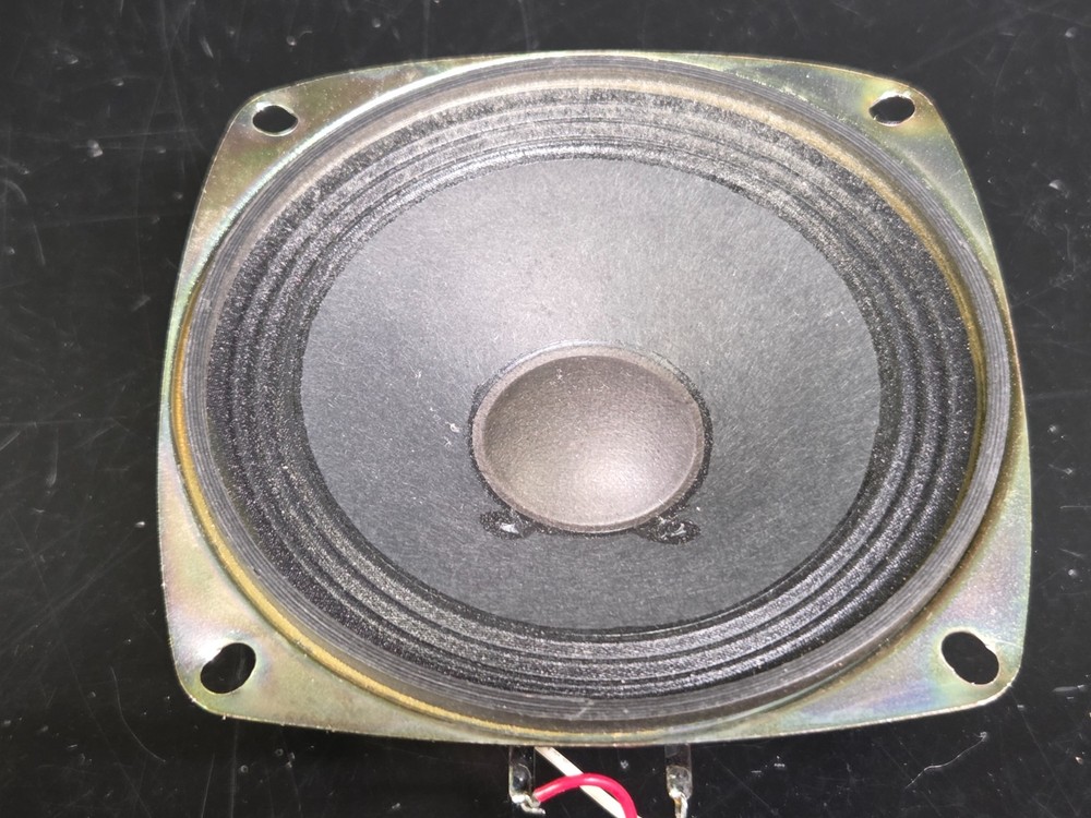 KLH Model 100 200 AM FM Clock Radio Speaker Driver Woofer ONLY VTG Working