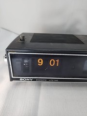 Sony TFM-C620W Digimatic litetime Flip Clock radio – Excellent Condition