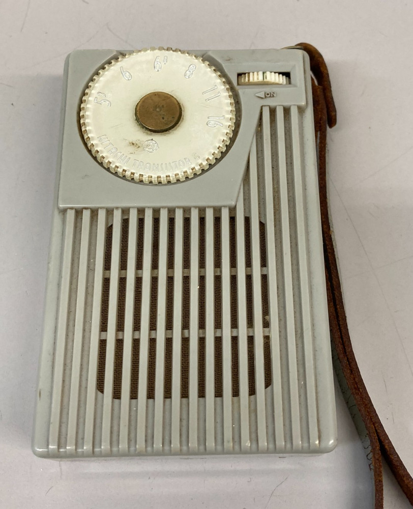 HITACHI TH-621 Grey – Vintage Transistor Radio (UNTESTED)