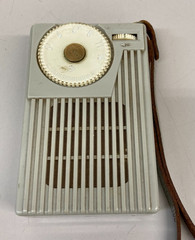 HITACHI TH-621 Grey – Vintage Transistor Radio (UNTESTED)