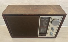 Realistic MTA-11 Vintage RadioShack AM/FM Radio Model 12-690